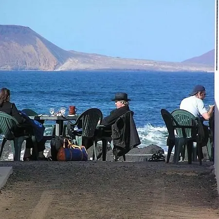 Teguise Sleeps 2 Wifi